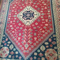 یه عدد فرش اتاق