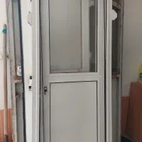 یک در آهنی ودو در آلومینیوم