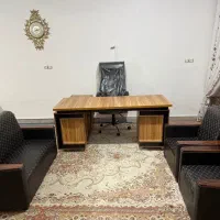 میز و صندلی و مبلمان اداری در حد نو