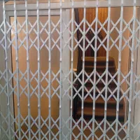 حفاظ آکاردئونی و پنجره