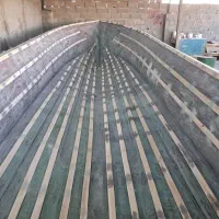 بدنه قایق 25فوت تمیزدرحدبدون شکستگی کم کار