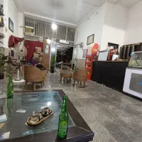 شاگرد خانم برای کافی شاپ