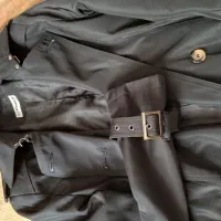 تعدادی لباس در حد نو