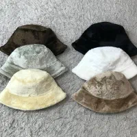 کلاه باکت|لباس|شیروان (خراسان), |دیوار