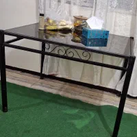 میز نهار خوری در حد نو