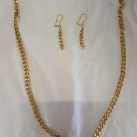 یک جفت گوش واره و گردنبند حدود ۲۰ گرم