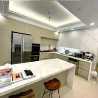 محمودیه ۱۷۰ متر ۲ جهت نور ۲ پارکینگ سندی