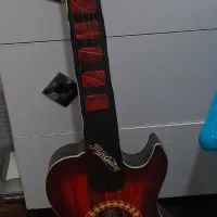 صندلی و گیتار|تخت و صندلی بچه|بندر انزلی, گیلار|دیوار