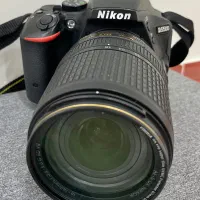 دوربین نیکون D5500 با لنز ۱۸-۱۴۰ همراه با کیف نو