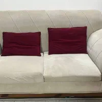مبل راحتی 7 نفره همراه با میز عسلی