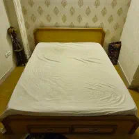 تخت خواب دو نفره و کمد دراور