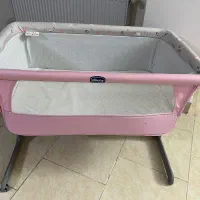 تخت کنار مادر چیکو