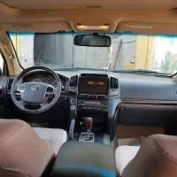 لندکروزر 2010