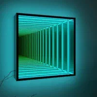 میز و آینه بی‌نهایت لاکچری خاص و چشم‌نواز