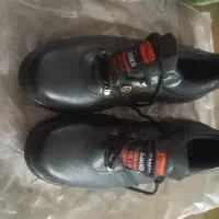 کفش کار|کیف، کفش، کمربند|بم, |دیوار