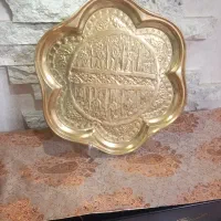 سینی برنزی آنتیک قدمت دار  نقش سرباز تخت هخامنشی