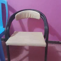 تعدادی صندلی پلاستیکی و فلزی|صندلی و نیمکت|بندر ماهشهر, |دیوار