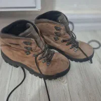 کفش کوهنوردی سالم