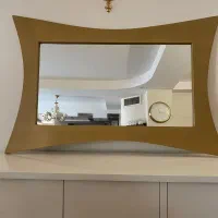 آینه دکوراتیو طلایی