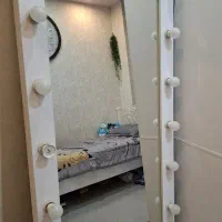 اینه سفید چراغ دار