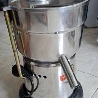 آبمیوه گیری  هلال  مناسب استفاده خانگی و صنعتی