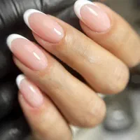 آموزش تخصصی کاشت و ژل ناخن