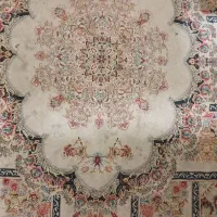 فرش 9 متری کرم ،کاملا سالم