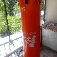 کیسه بوکس و دستکش بوکس