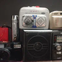 دوربین عکاسی یشیکا عطیقع و رادیو.و.و.و|کلکسیون اشیاء عتیقه|آغاجاری, |دیوار