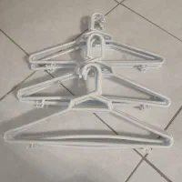 ۲۰۰ عدد چوب لباسی سفید