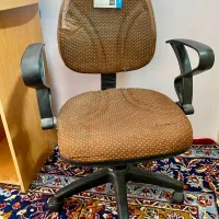 میز کامپیوتر و تحریر به همراه صندلی چرخدار گردان|میز تحریر و کامپیوتر|تربتحیدریه, بوستان باغ ملی|دیوار