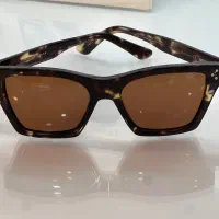 فروش عینک های آفتابی و طبی