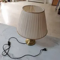 آباژور کرم و طلایی