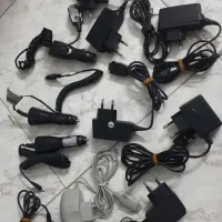 تعدادی شارژر گوشی