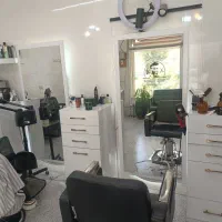 دکور ارایشگاه بدون ایینه