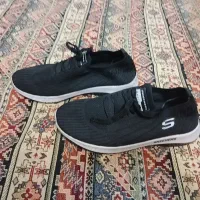 کتونی اسکیچرز کاملا سالم