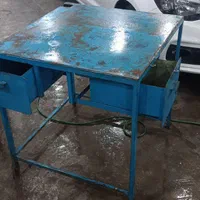 میز اهنی