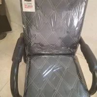 میز و صندلی اداری در حد نو کاملا سالم بدون خط و خش|دفتر کار|اصفهان, باغ کاران|دیوار