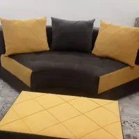 مبل دو نفره و به  همراه یک جلو مبله