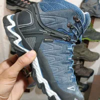 کفش کوهنوردی و طبیعت گردی و گردشگری