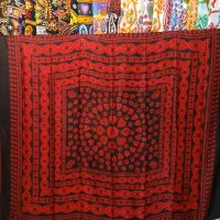 انواع دستمال سر و یالق ابریشم مخصوص شیک پوشان