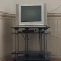 تلویزیون و میز تلویزیون و دیجیتال