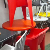 صندلی‌لگنی‌حفره‌دار|میز و صندلی غذاخوری|حمیدیا, |دیوار