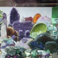 سنگهای قیمتی و نیمه قیمتی