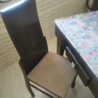 میز ناهارخوری وفرش اتاق کودک