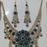 گردنبند|بدلیجات|بشاریات, |دیوار