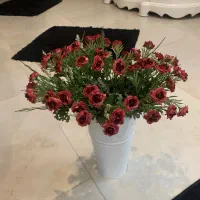 گل مصنوعی با گلادان