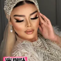 شنیون و مکاپ عروس وهمراه با تخفیف ۵۰٪ به مدت محدود