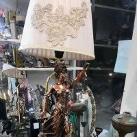 مجسمه عدالت چراغ دار