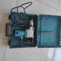 هیلتی بتن کن آنکور و چاقو